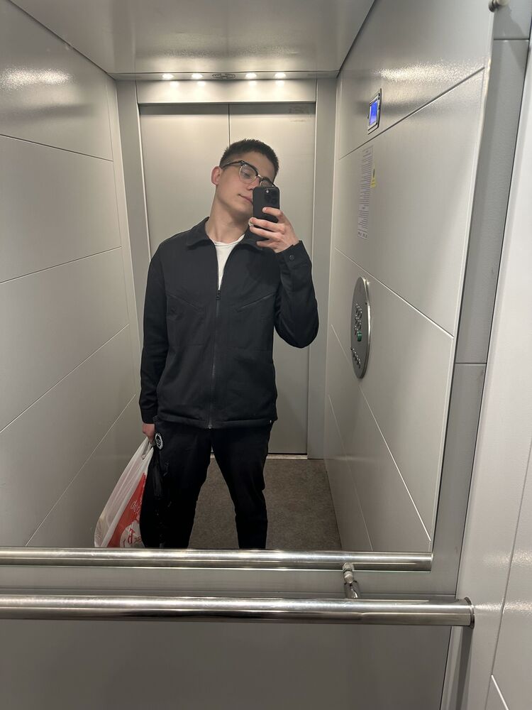  44088470  , 21 ,    -