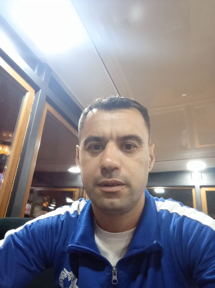  ,   Vaniusa, 38 ,   ,   