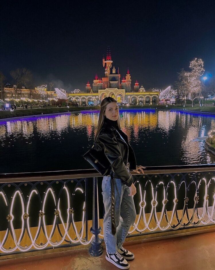  44283350  Polina, 25 ,    