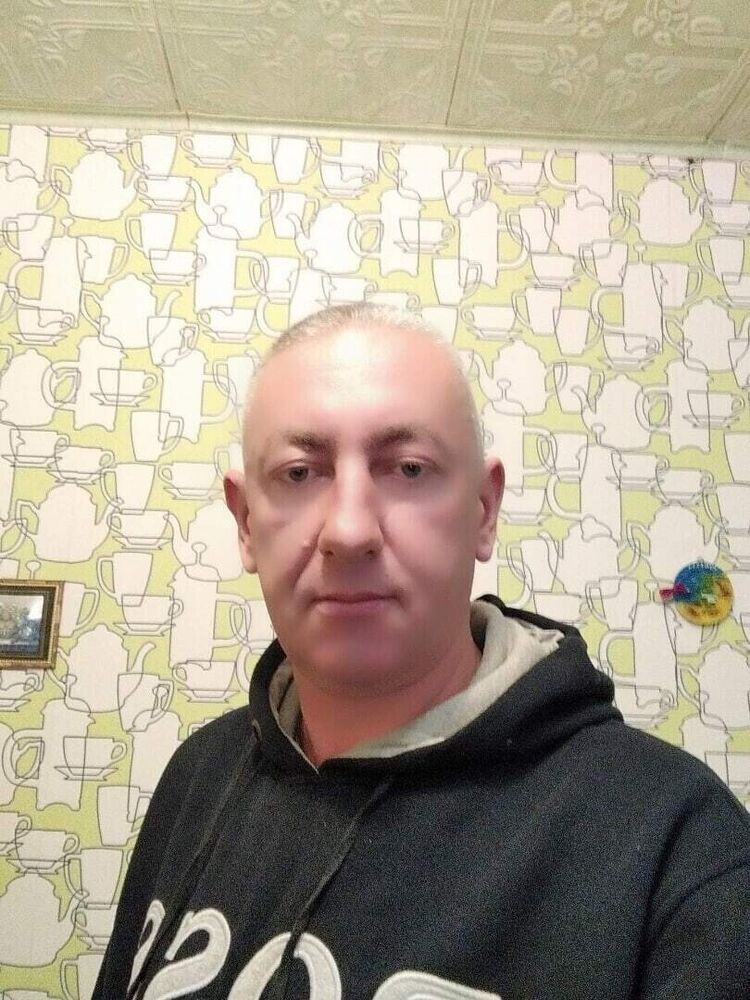  ,   Sergej, 49 ,   ,   , c 