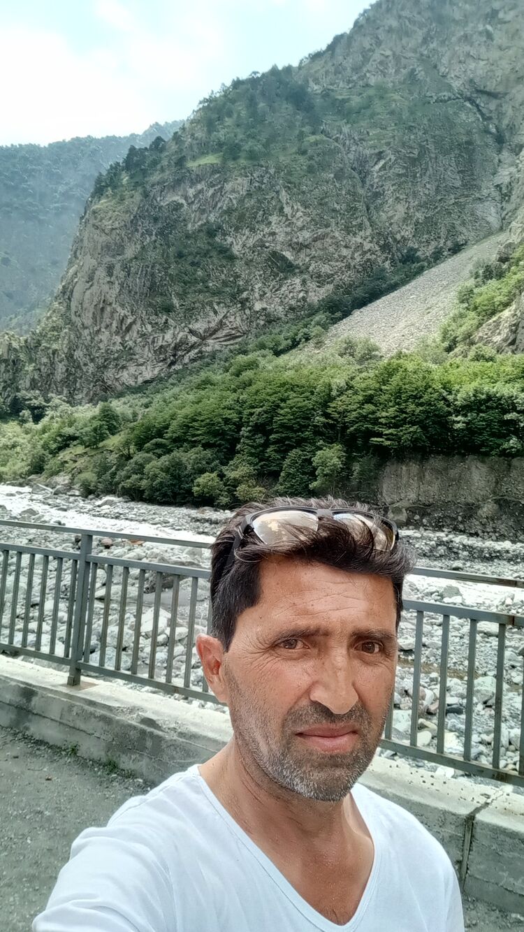  42458590  Emre Bekir, 45 ,    