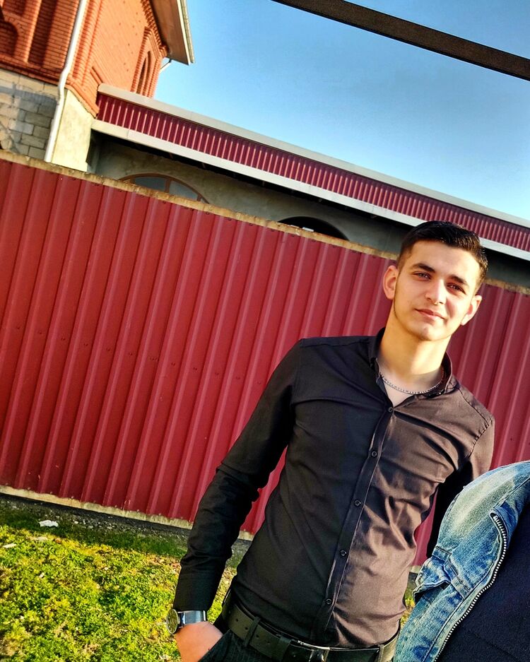  ,   Sadiq, 21 ,   ,   