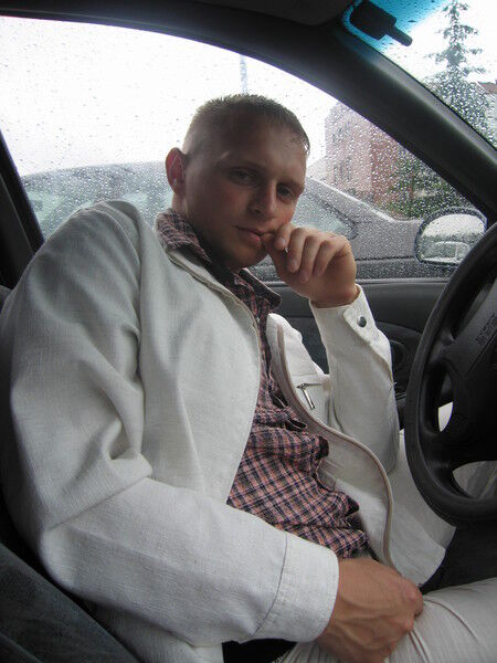  8379570  Aliaksei, 41 ,    