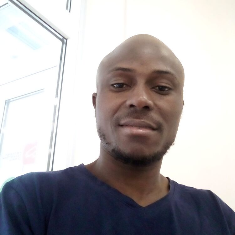  49786730  James, 39 ,    