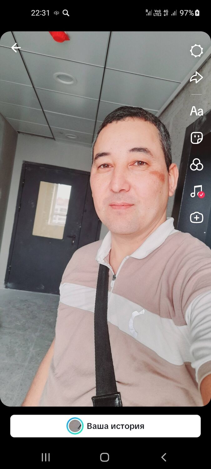  51944700  Maks, 37 ,    