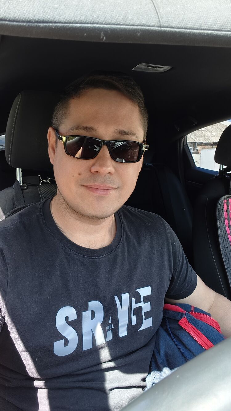  ,   Alex, 44 ,   ,   