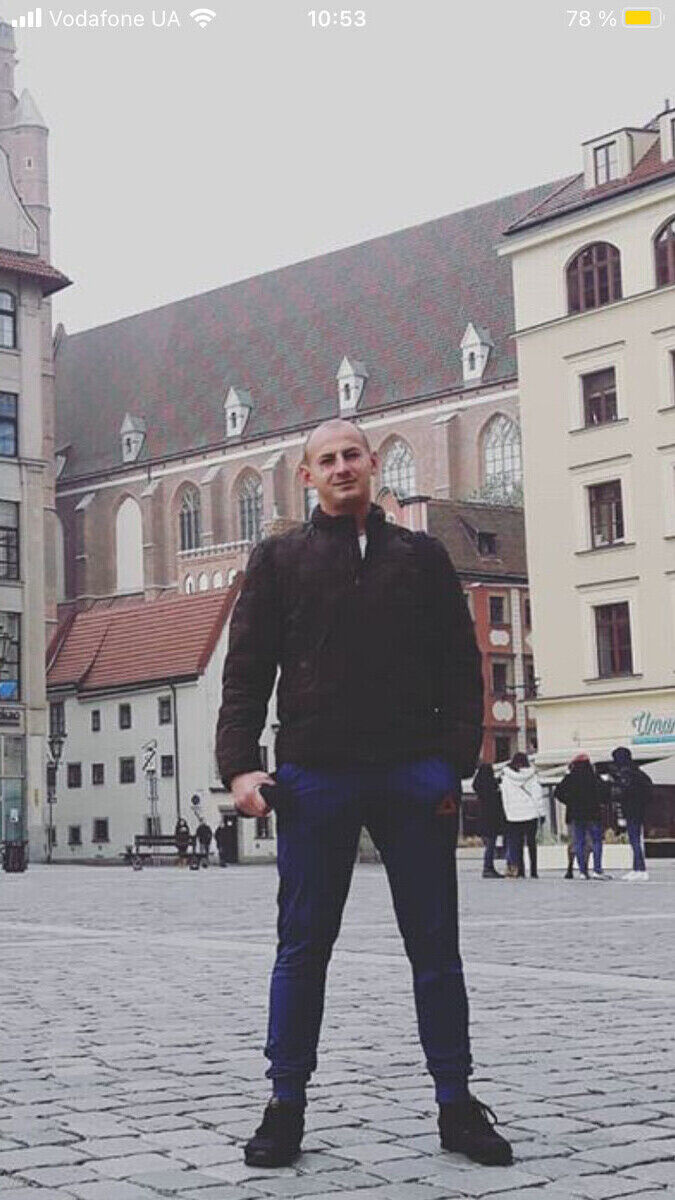  ,   Artem, 32 ,   ,   , c 