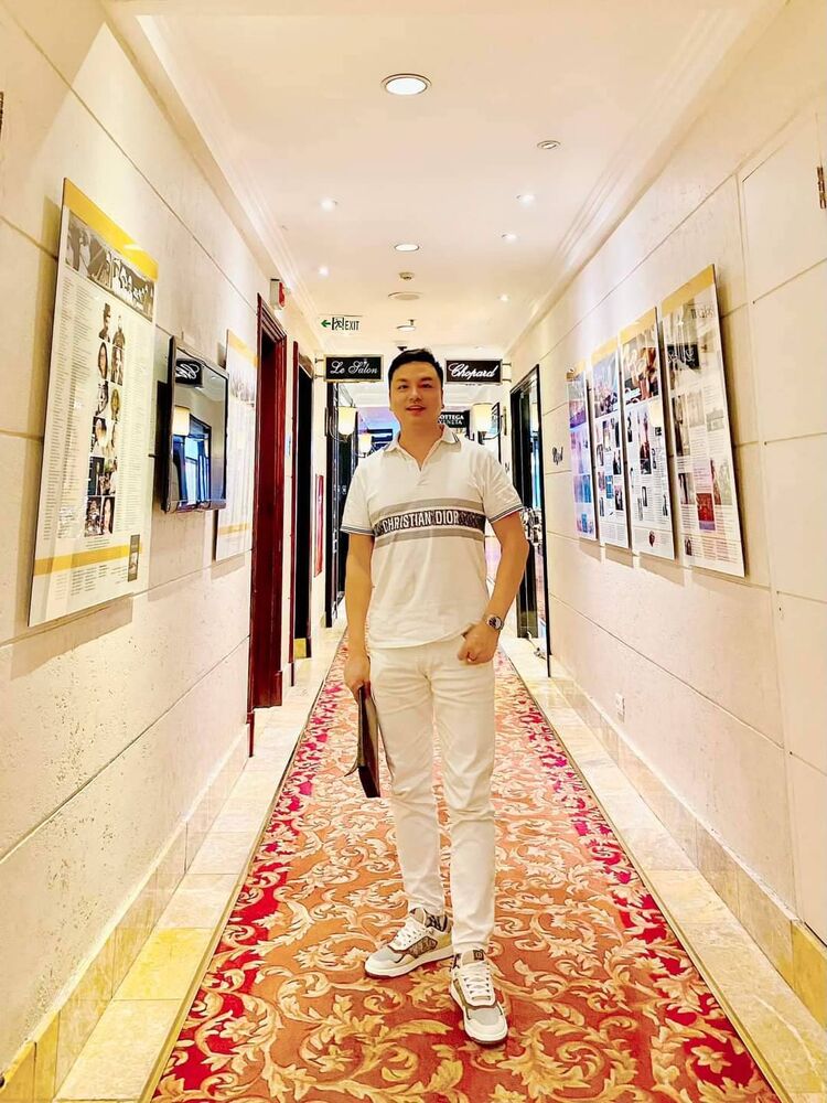  ,   Tony, 50 ,   ,   