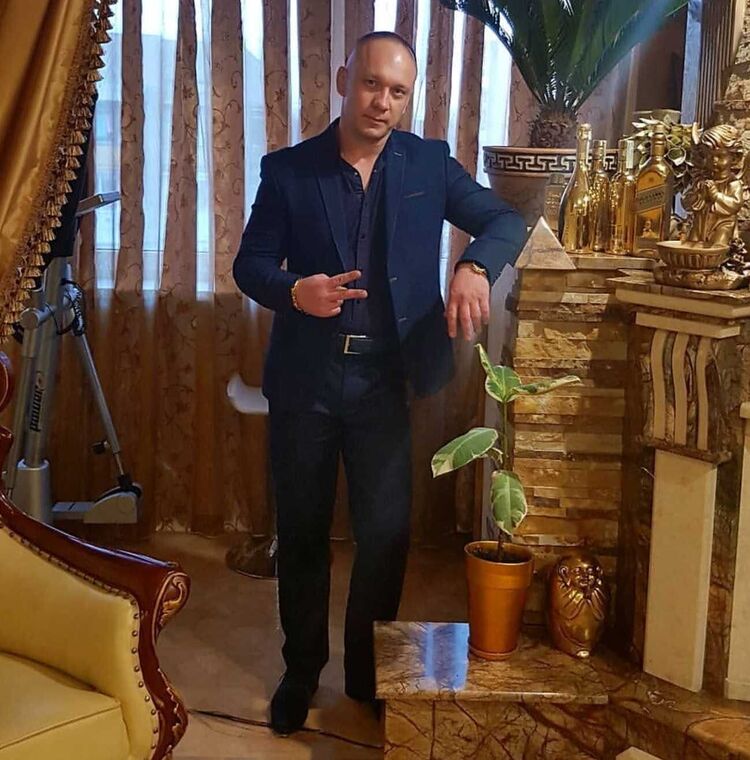  ,   Vitalij, 41 ,   ,   , c , 