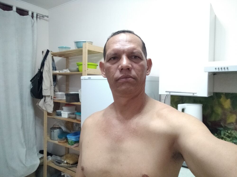  43742120  Alberto, 49 ,    