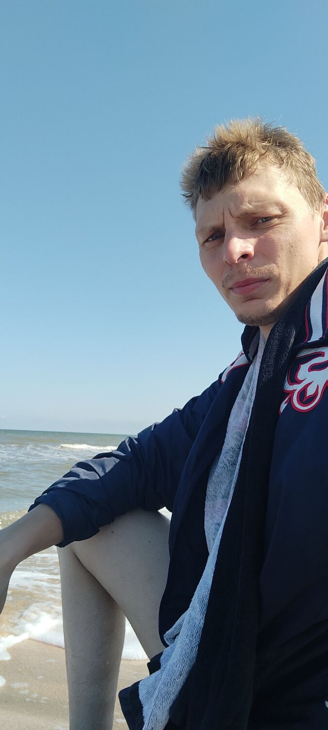  29958750  Evgeni, 32 ,    