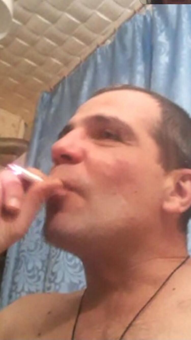  31363170  Alex, 46 ,    