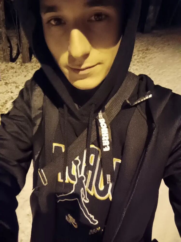  ,   Denis, 23 ,     , c 