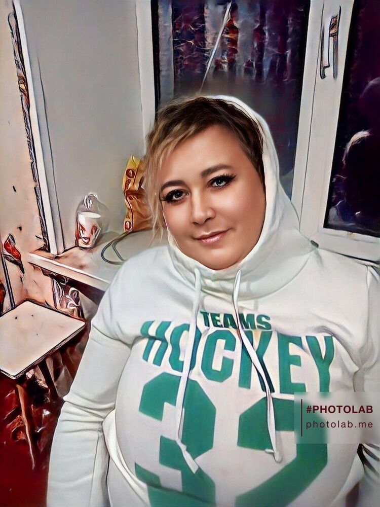  40107380  Elena, 42 ,     