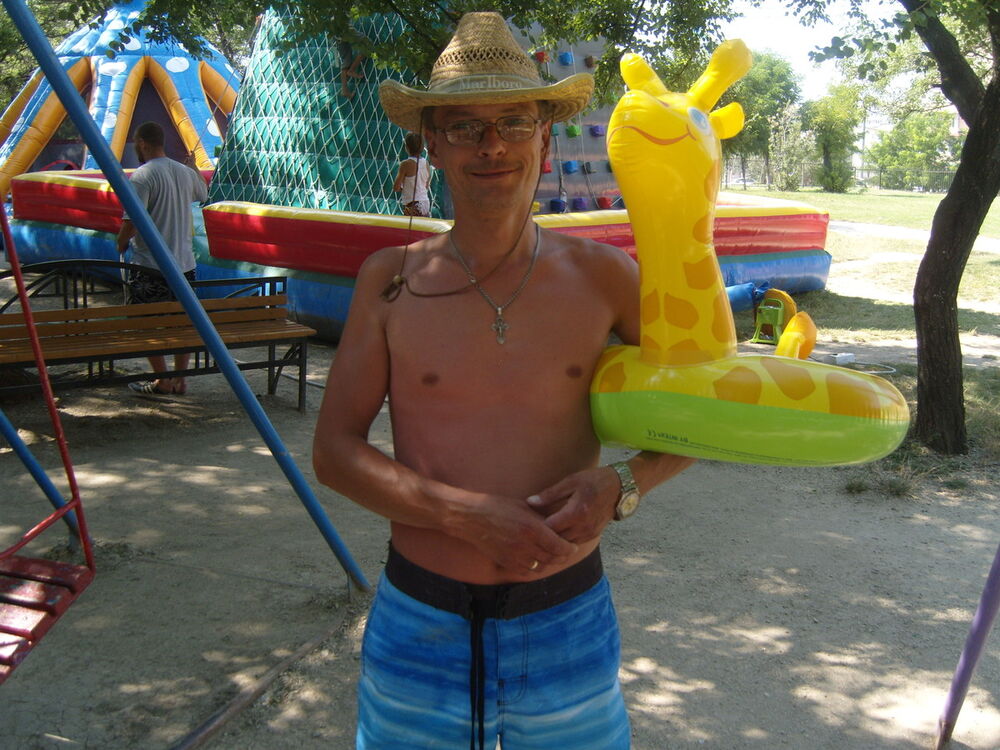  5528770  ALEX, 52 ,    