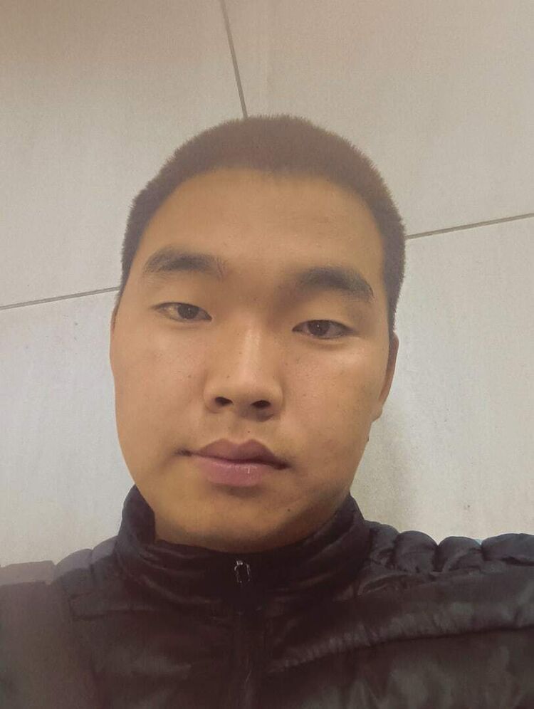  29096480  Yukhanas, 24 ,    