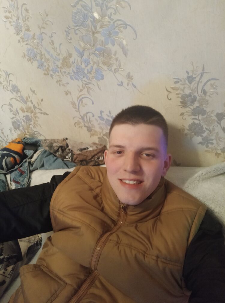  34440280  Igor, 25 ,    