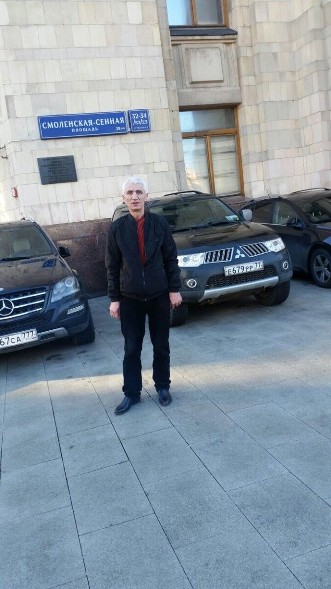  15573570  Hrach, 63 ,    