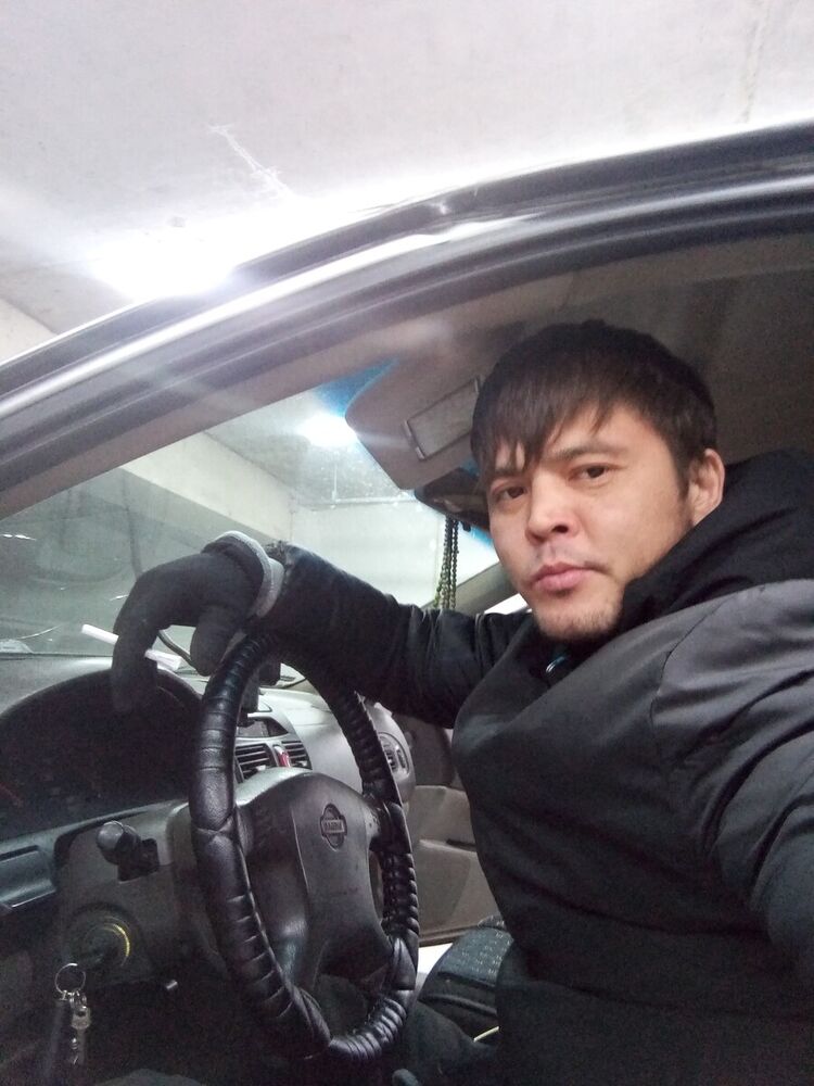  ,   Farhat, 37 ,   ,   , c 