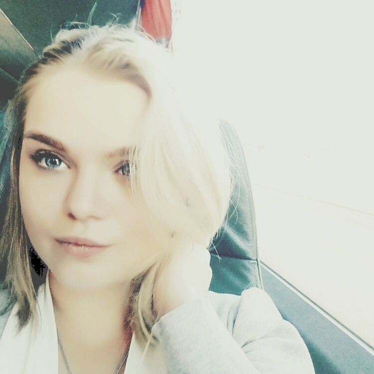  ,   Karyna, 28 ,   