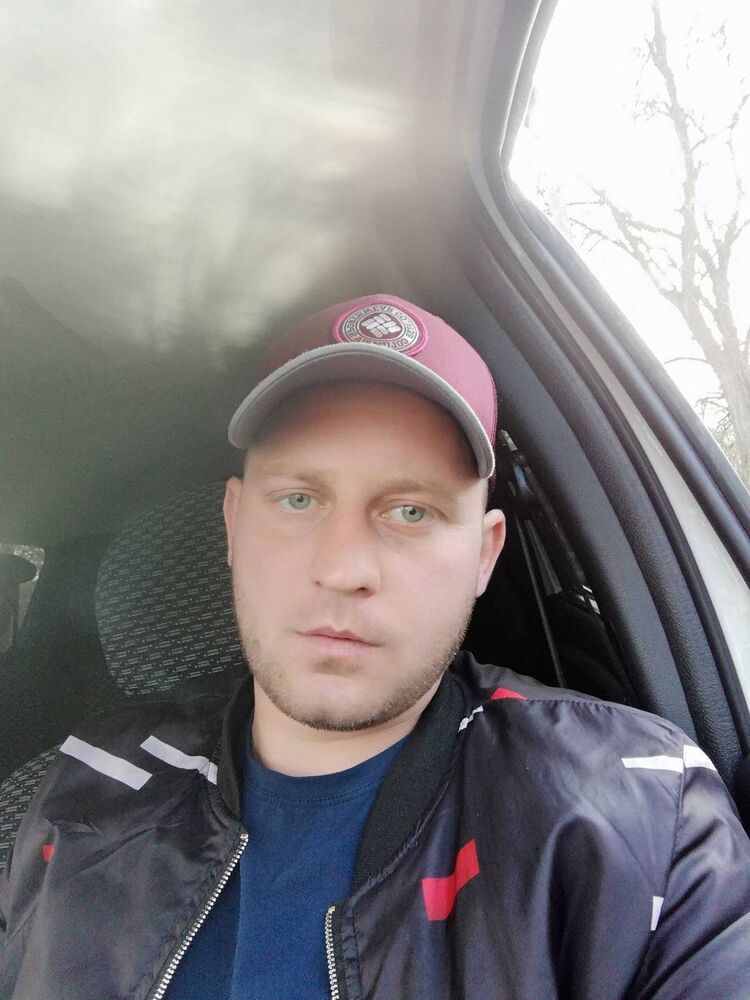  ,   Vladimir, 33 ,   ,   
