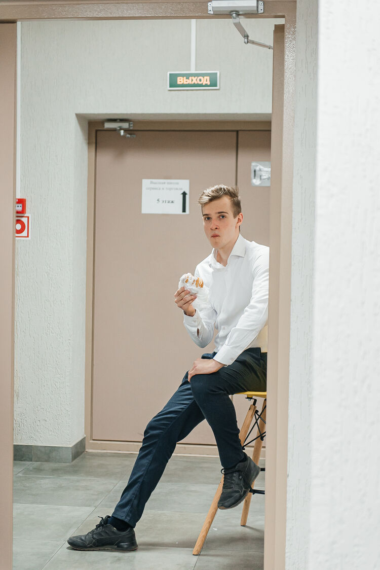  27479340  , 24 ,    -