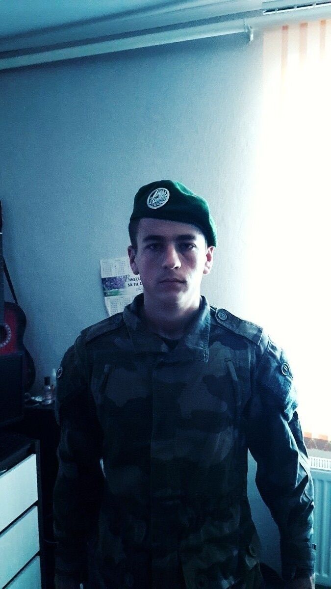  10776590  Vanciu, 28 ,    