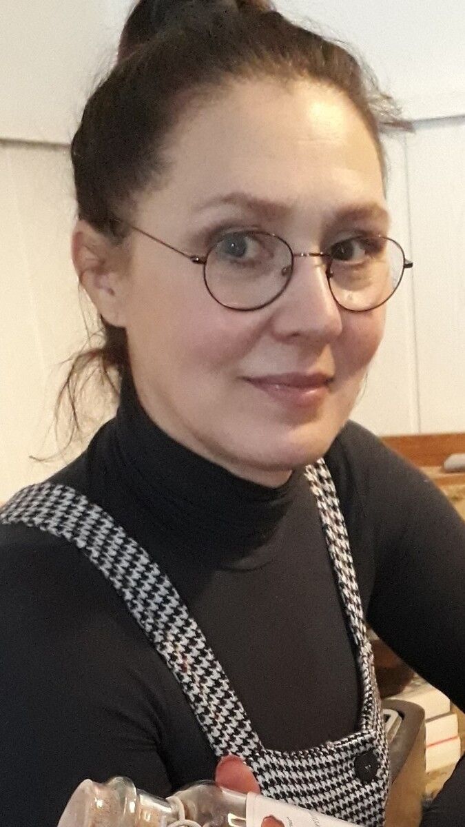  ,   Nadja, 51 ,   ,   , c 