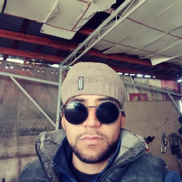  ,   Karim, 30 ,   ,   