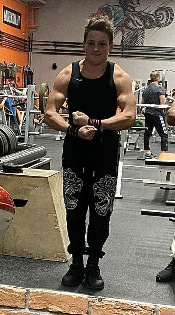  27875850  Josef, 22 ,    