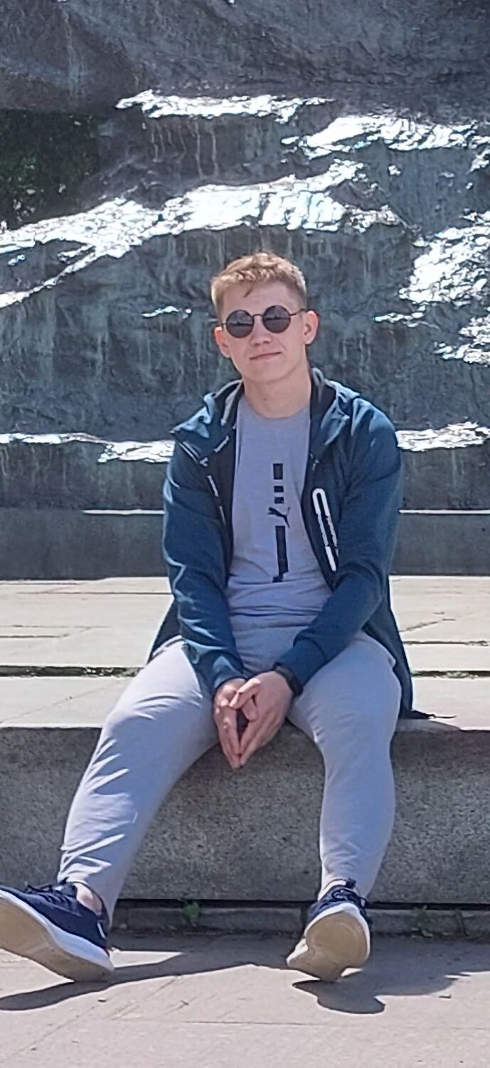  28034320  Yury, 31 ,    