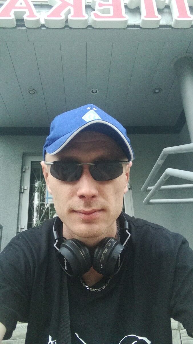  ,   Sergeu, 41 ,   ,   , c 