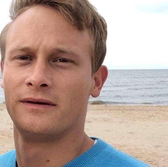  ,   Andrejs, 37 ,   ,   , c 
