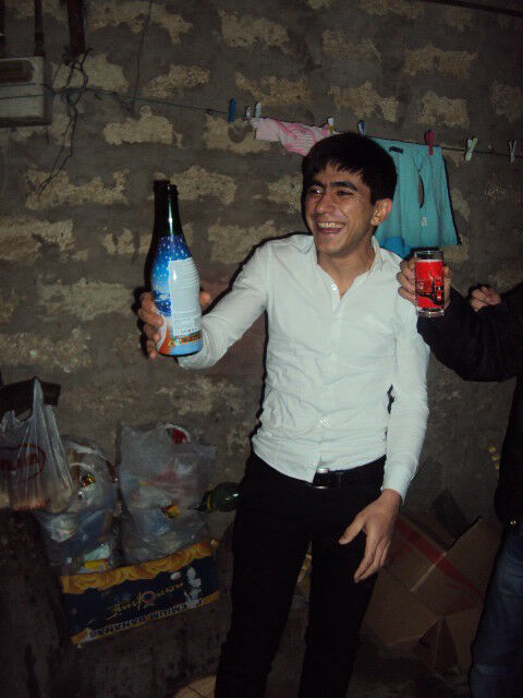  ,   Emir, 35 ,   ,   , c 