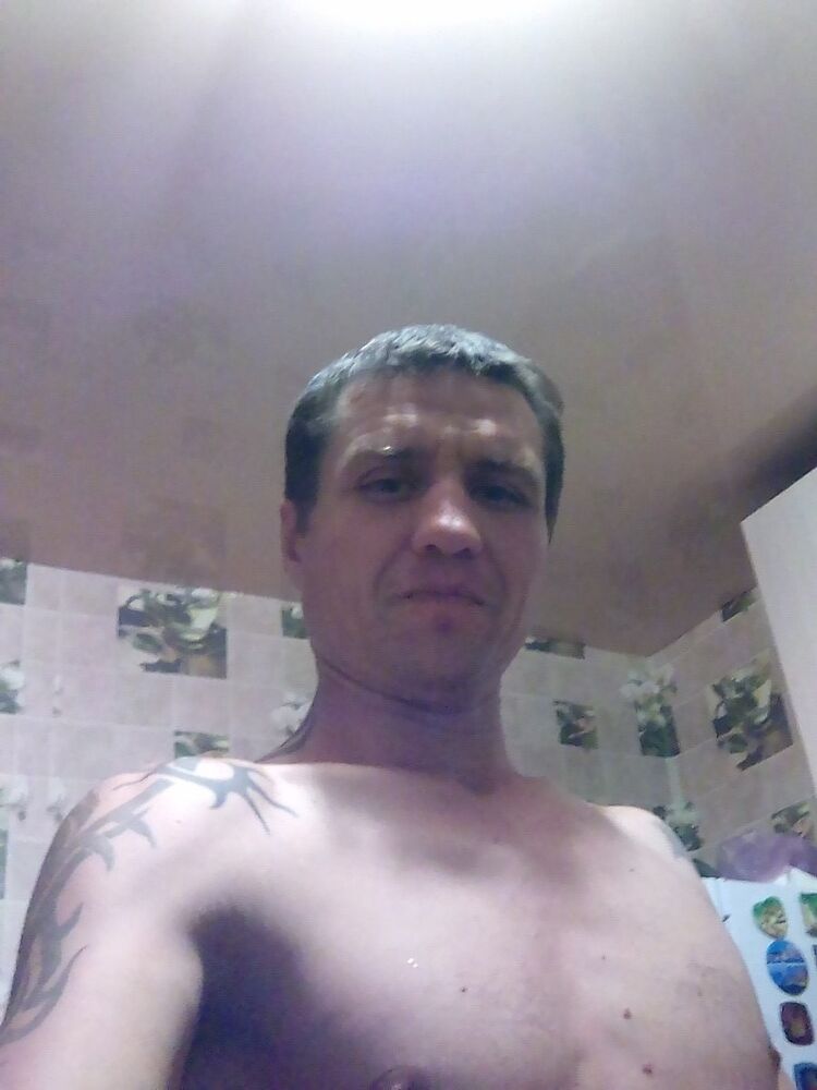  13052740  Serj, 40 ,    