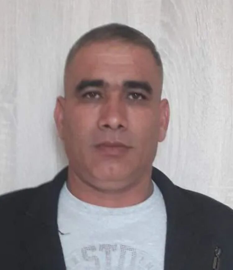  53143670  Arziman, 51 ,    