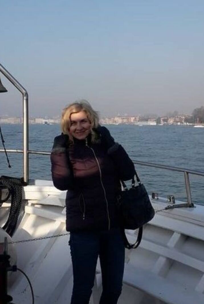  30449090  Iryna, 51 ,    