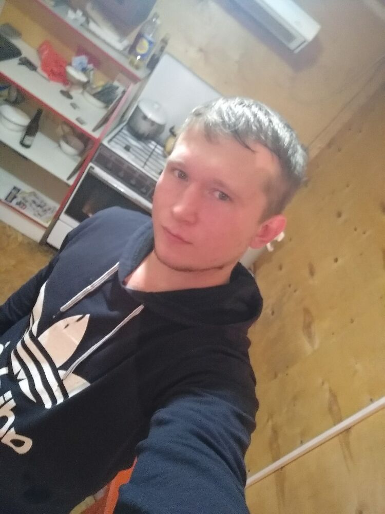  ,   Artur, 33 ,   ,   , c , 
