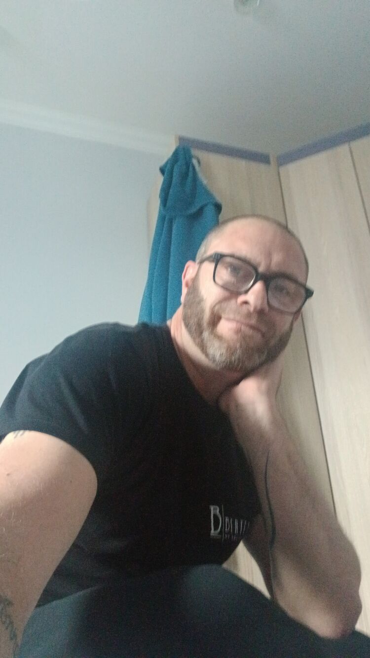  54643720  Andre, 43 ,    