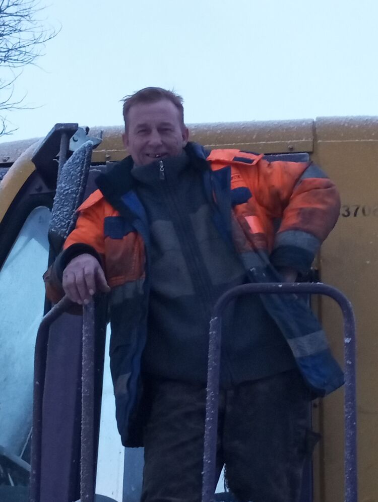  48606150  , 53 ,    