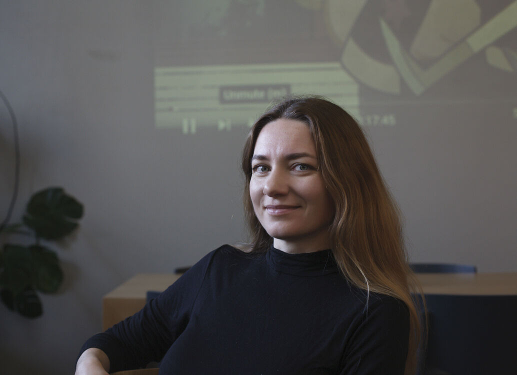 48114600  Katerina, 42 ,    