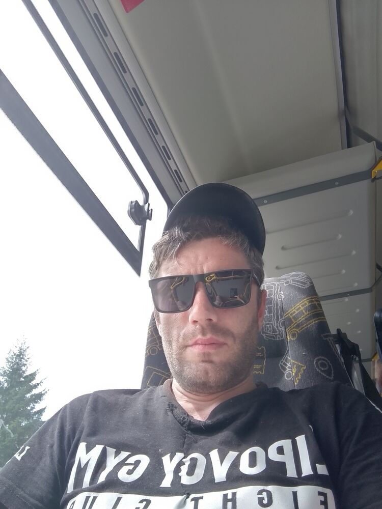  44758740  , 37 ,    