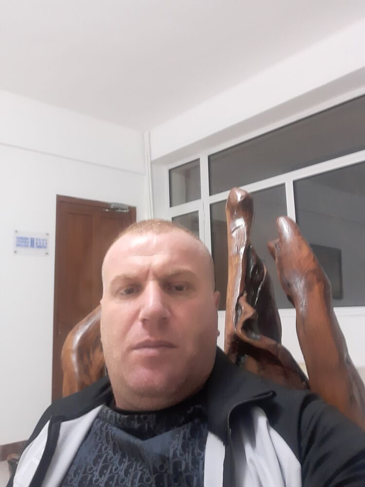  50831460  Arshak, 41 ,    