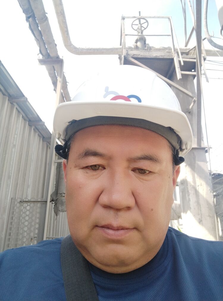  47832820  Dmitry, 54 ,    