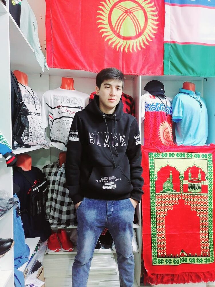  ,   Mengboyev, 27 ,     , c 