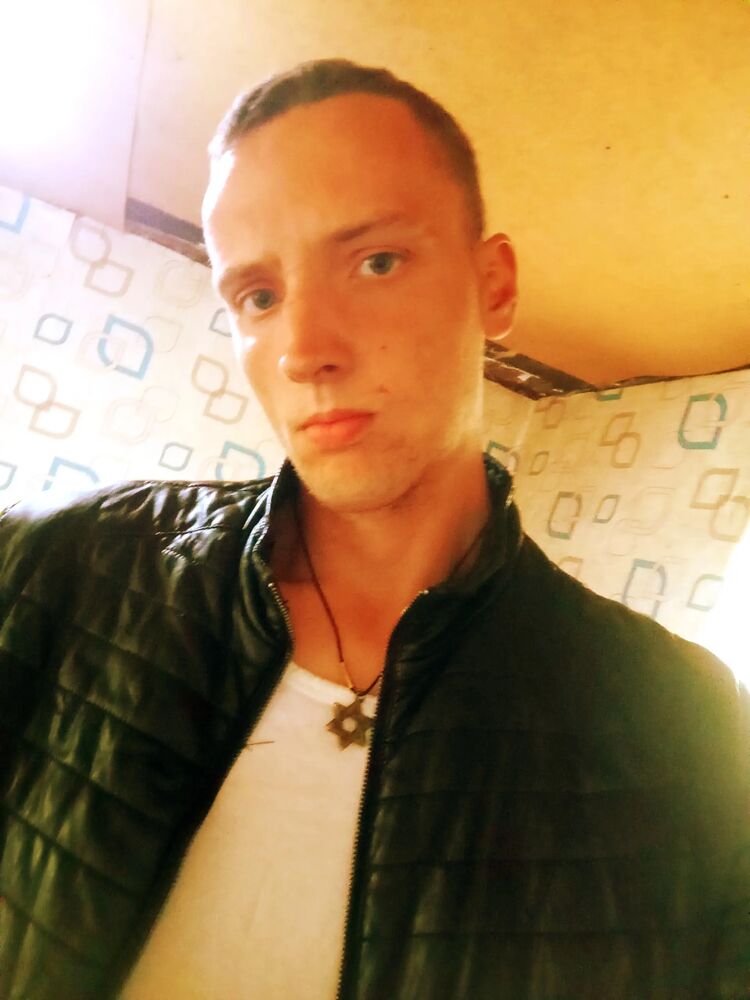  53056860  Kozin, 27 ,    