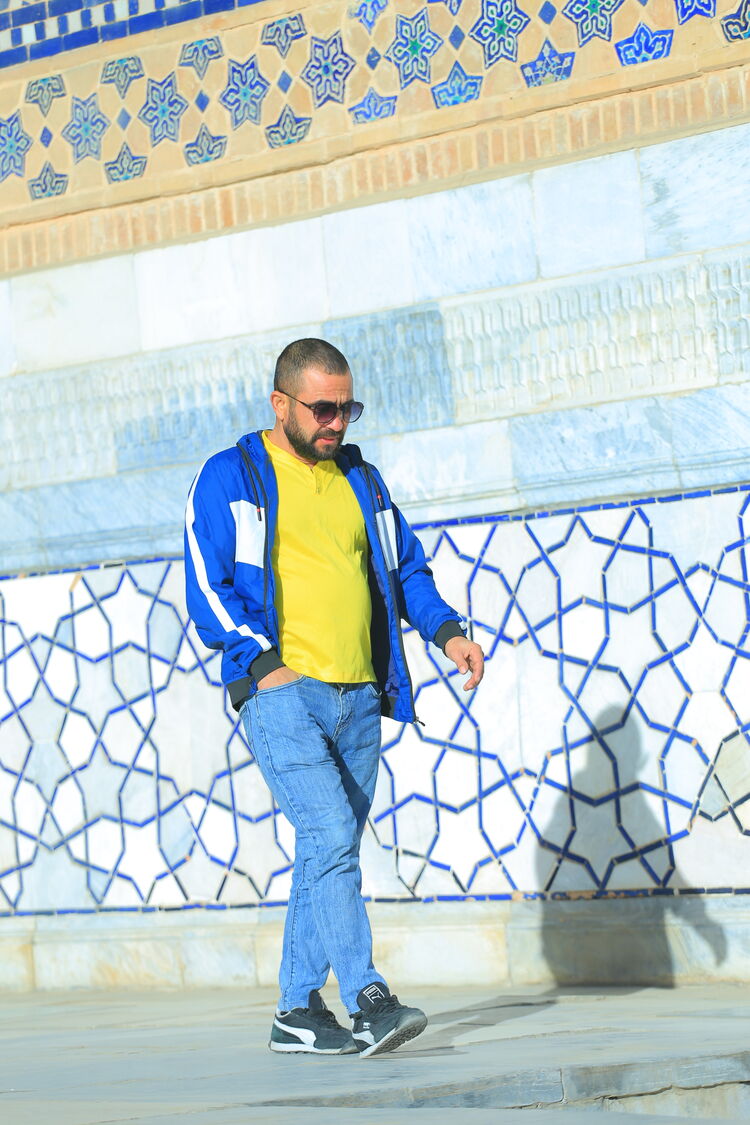  42309350  Bahrom, 38 ,    