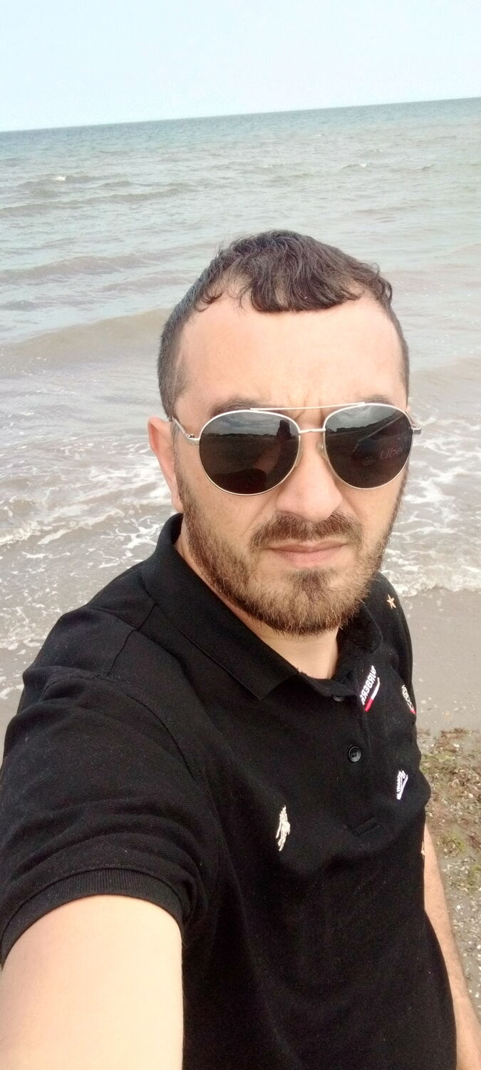  38383700  Kamran, 34 ,    