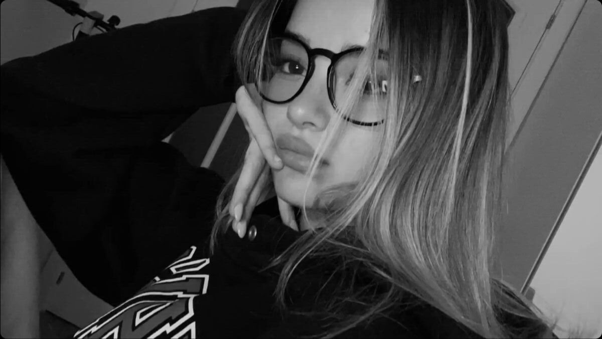  43806170  , 19 ,    