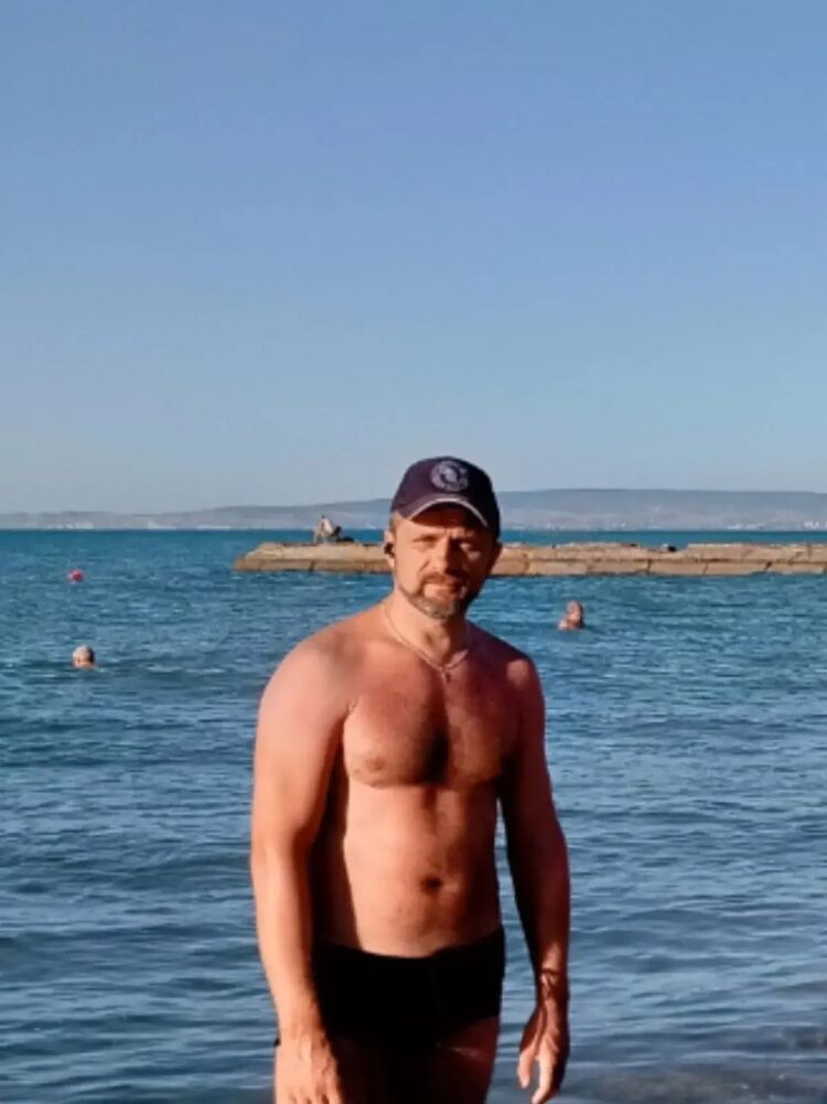  ,   Alex, 46 ,   ,   , c 